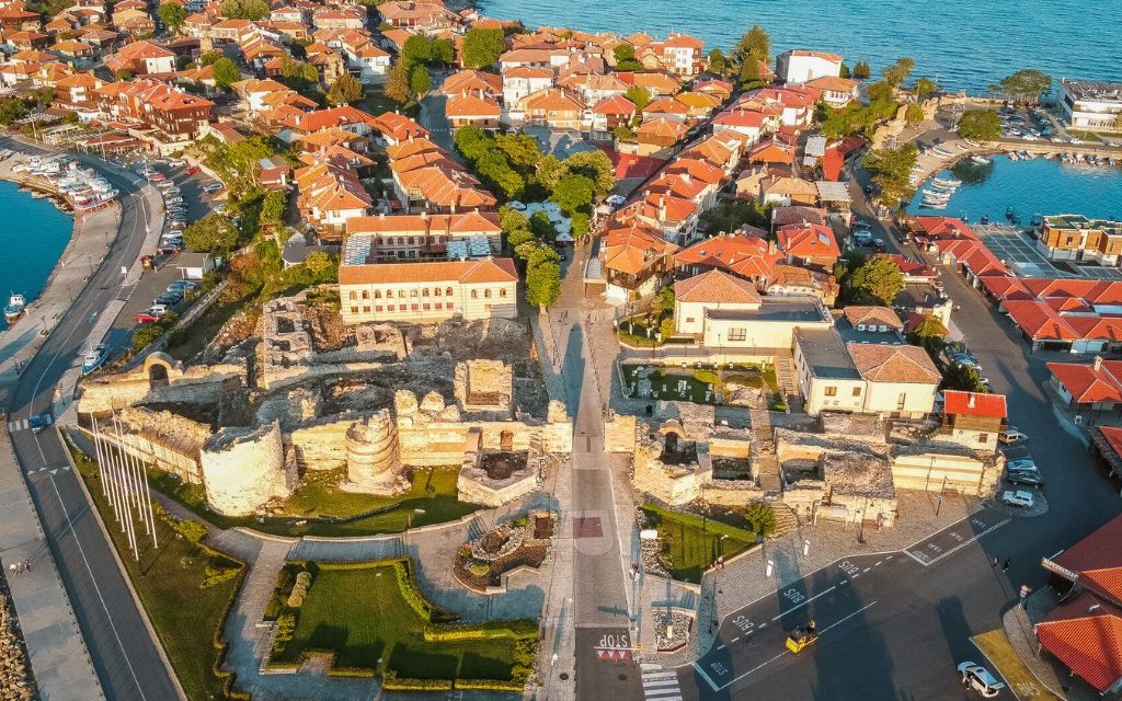 Продавате имот в Несебър? Освободете се от грижите и се насладете на историческата му стойност!